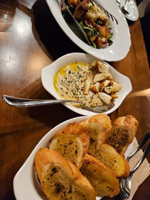 Garlic bread and cream soup. at Villa De Costes in Seoul