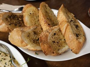 Garlic bread at Villa De Costes in Seoul