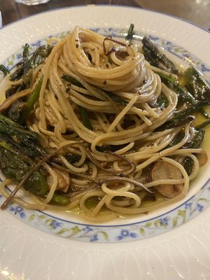 Spicy Gosari Oil Pasta  at Villa De Costes in Seoul