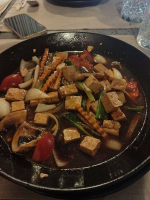 Tofu stir fry at ARROI Restaurant in Bled
