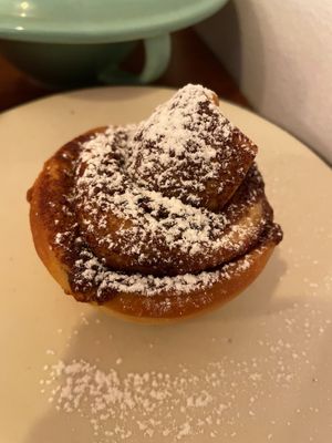 Cinnamon roll at Hygge in Lisbon