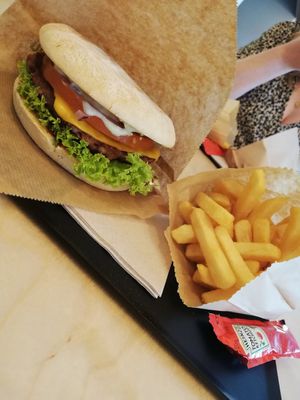 Veganer Simple Burger at Simple Burger in Verden