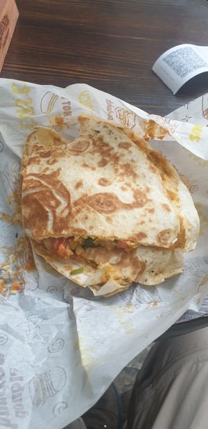 Chickpea, spinach and tomato quesadilla at AhimSa Vega-Yoga in Belgrade