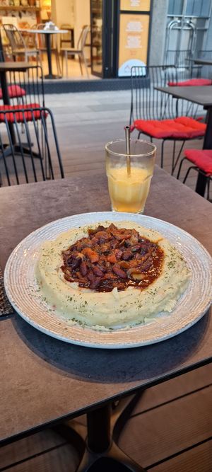 Red beans bourguignon at AhimSa Vega-Yoga in Belgrade