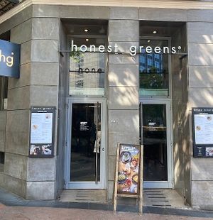  at Honest Greens - Velázquez in Madrid