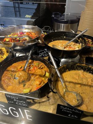   at Bowls & Pots by Maykay in Graz