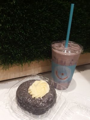 Purple Topper (v) - Purple Glazed Ube donut w/ [vegan] buttercream & Purple Reign iced chai tea at Everglazed Donuts & Cold Brew in Lake Buena Vista