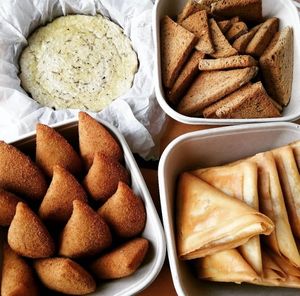 Rissóis e chamuças at Lupin Snack Bar in Porto