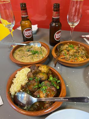 Stroganoff, Sunday roast loin, tofu liver and onions.  at Lupin Snack Bar in Porto