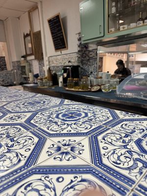 Counter   at Lupin Snack Bar in Porto