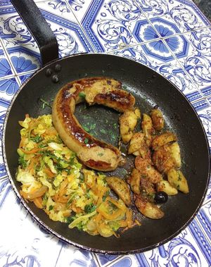 Alheira, Batatinhas e Legumes Salteados at Lupin Snack Bar in Porto