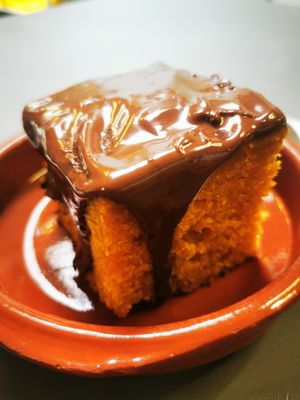 Bolo de cenoura at Lupin Snack Bar in Porto