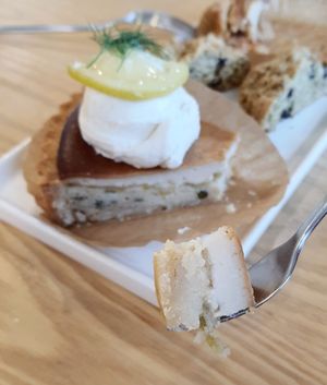 Green lemon tarte - close-up at Wholesome 홀썸 in Seoul