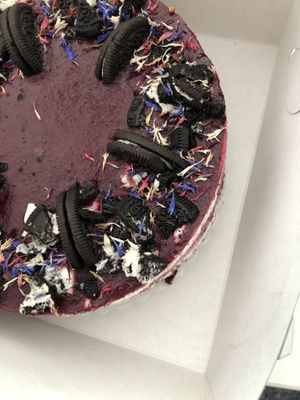 Oreo-Waldbeer Torte auf Bestellung   at Café Rotkehlchen - Merowingerstraße in Cologne