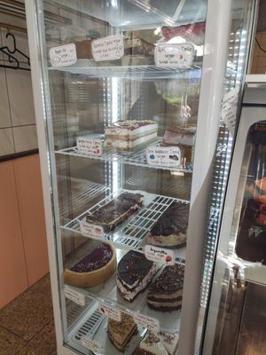 Cake options at Café Rotkehlchen - Merowingerstraße in Cologne