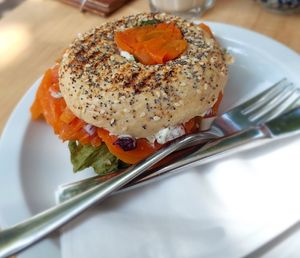 Karottenlachsbagel at Café Rotkehlchen - Merowingerstraße in Cologne