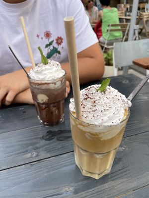   at Café Rotkehlchen - Merowingerstraße in Cologne