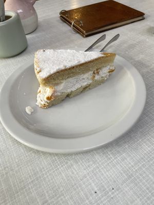   at Café Rotkehlchen - Merowingerstraße in Cologne