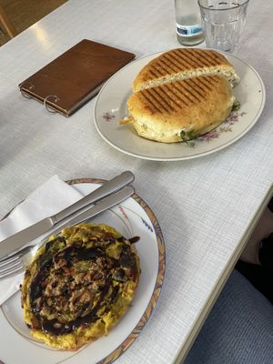   at Café Rotkehlchen - Merowingerstraße in Cologne