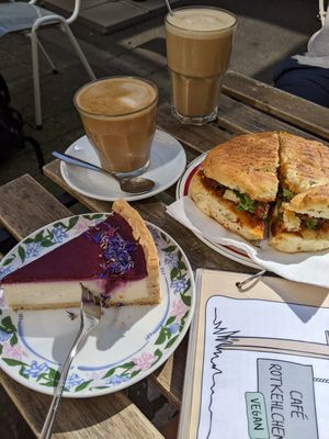 my picks at Café Rotkehlchen - Merowingerstraße in Cologne