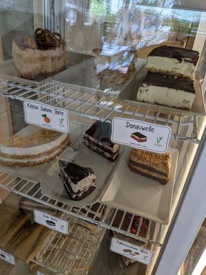 selection of cakes at Café Rotkehlchen - Merowingerstraße in Cologne