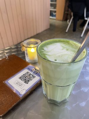   at Café Rotkehlchen - Merowingerstraße in Cologne