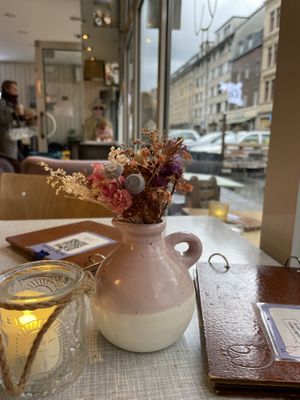   at Café Rotkehlchen - Merowingerstraße in Cologne