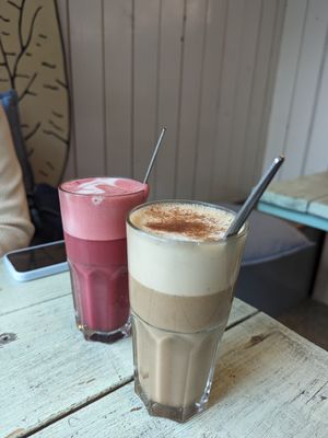  at Café Rotkehlchen - Merowingerstraße in Cologne