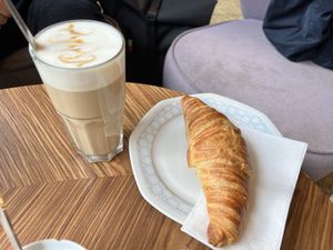   at Café Rotkehlchen - Merowingerstraße in Cologne
