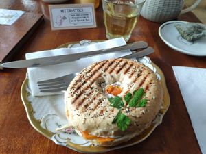 Lachsbagel at Café Rotkehlchen - Merowingerstraße in Cologne
