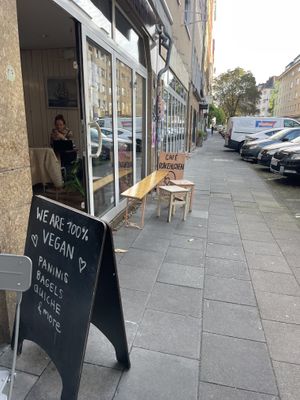   at Café Rotkehlchen - Merowingerstraße in Cologne