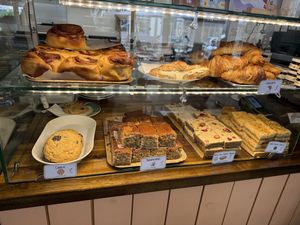 Auslage  at Café Rotkehlchen - Merowingerstraße in Cologne