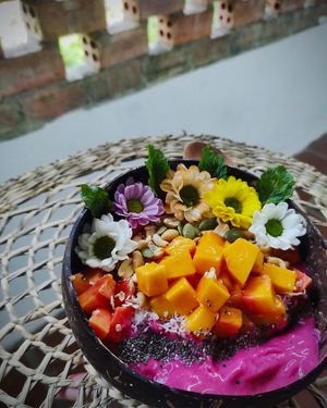   Pinky Rainbow smoothie bowl  #Veganuary at Nora's Cafe in Phu Quoc