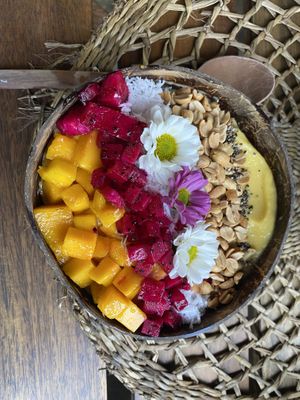 Banana/Pineapple smoothie bowl (veganised) #Veganuary at Nora's Cafe in Phu Quoc