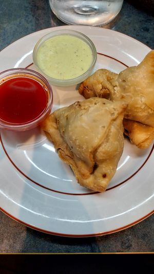 Veg samosas at Apna Punjab in La Courneuve