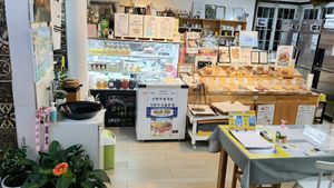 interior of location - entrance at Salute - 살루떼 in Chuncheon