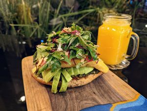 Sandwich de Pesto Botánica (38 bolivianos) at Biofilia - Botánica Coffee House in La Paz