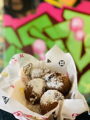 Fried Oreos at Spinelli's Pizza in Louisville