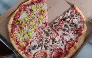 Vegan mushroom & pepperoncini at Spinelli's Pizza in Louisville