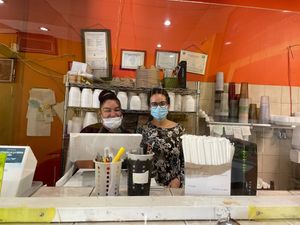 Friendly staff at Quesadilla La Reina Del Sur in Chicago