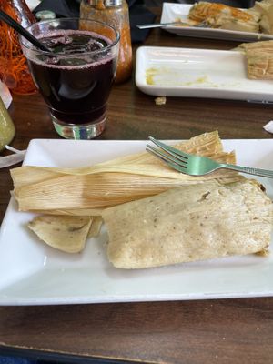 Tamale & Hibiscus 🌺 is absolutely 🤌🏾  at Quesadilla La Reina Del Sur in Chicago
