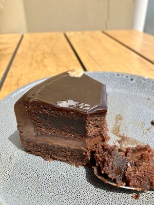   at Huskisson Hotel in Huskisson