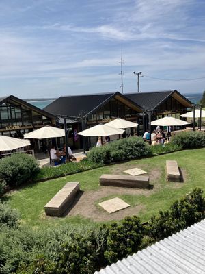   at Huskisson Hotel in Huskisson