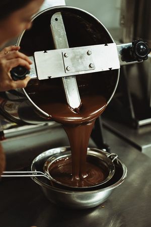 Bean to Bar Chocolate Maker in Melbourne

https://www.planetcocoa.com.au at Planet Cocoa in West Melbourne
