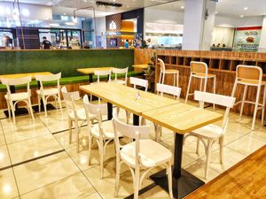 Dining area at Veggie House 一芳 - Tai Seng in Central Singapore