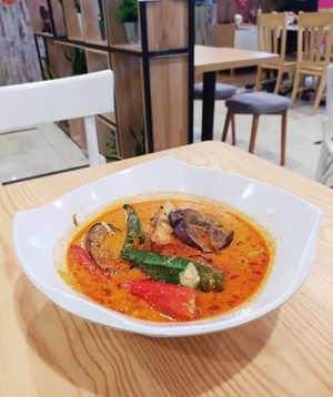 YTF with Laska Base at Veggie House 一芳 - Tai Seng in Central Singapore
