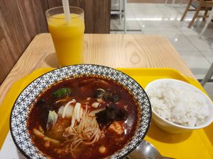 麻辣烫 Nice~like it ٩(๛ ˘ ³˘)۶❤ at Veggie House 一芳 - Tai Seng in Central Singapore