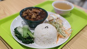 Men San Gu Mushroom Fruit Salad Set at Veggie House 一芳 - Tai Seng in Central Singapore