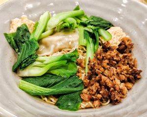 kolo mee at Veggie House 一芳 - Tai Seng in Central Singapore