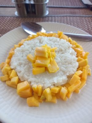Sticky rice with mango at The Plants in Zanzibar
